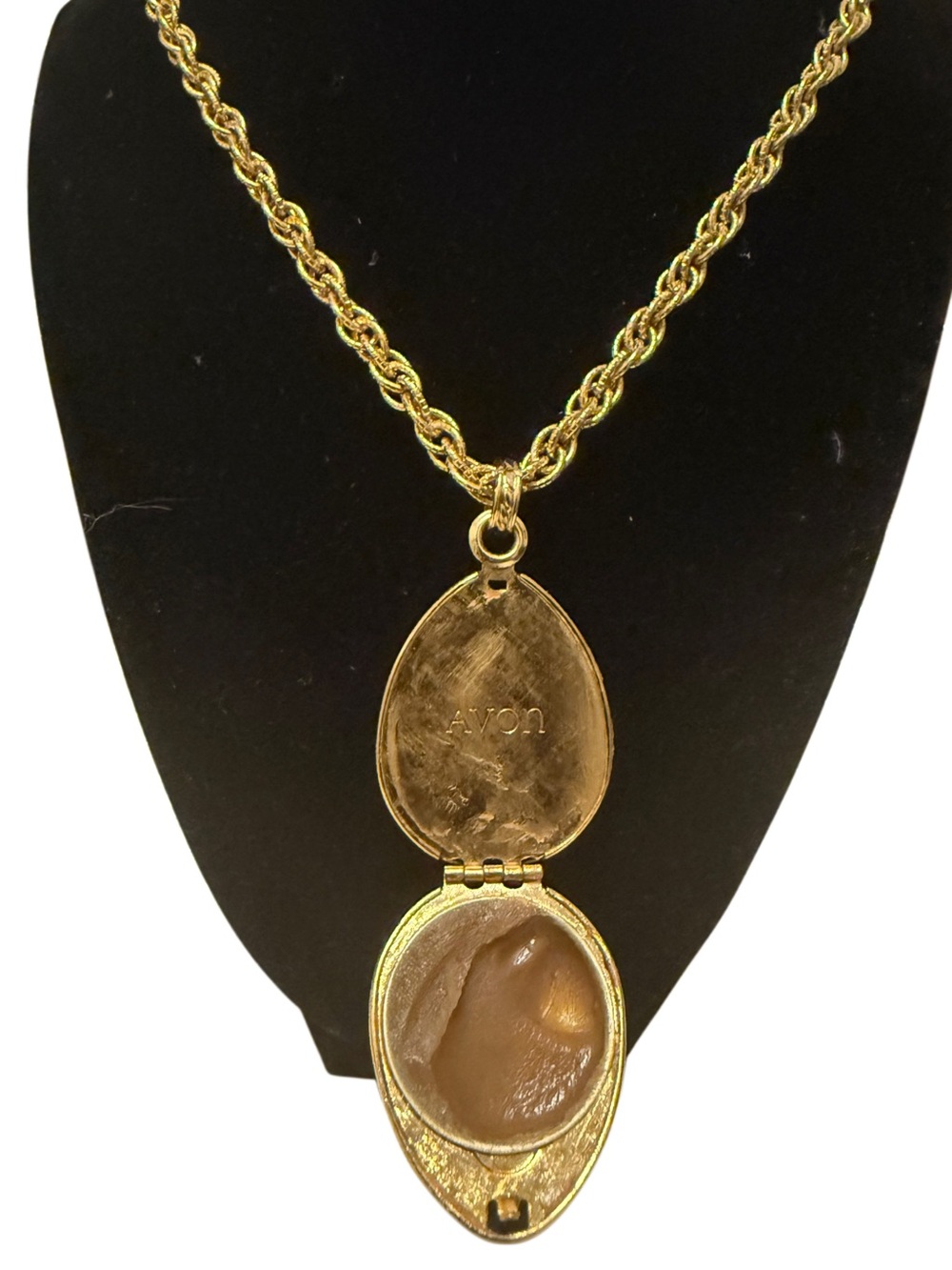 Vintage Avon 1968 "Golden Charmer" Perfume Necklace - Picture 3 of 3